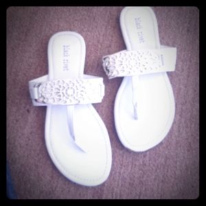 👡White Fancy Flip Flops👡